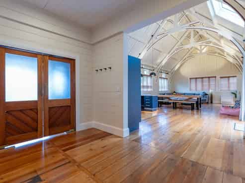 Fully Refurbished Schoolhouse - Nelson City 