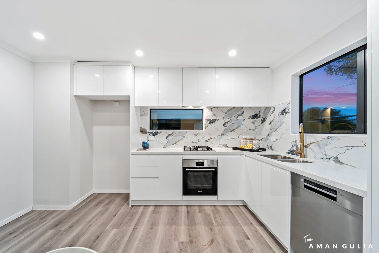 Brand New Home, Walk to Train Station - Ansicht 5