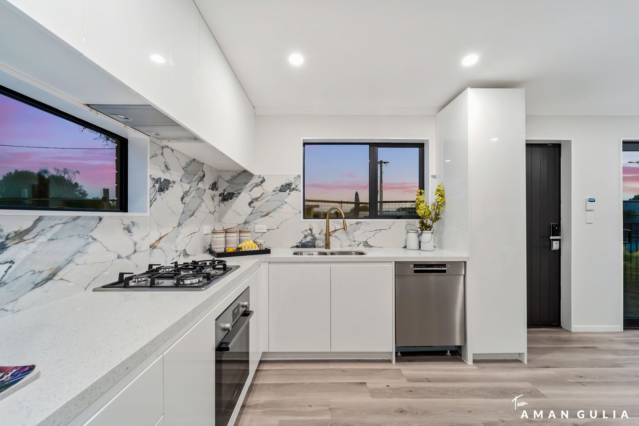 Brand New Home, Walk to Train Station - Ansicht 3