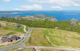 2 Glendas Way, Acacia Bay