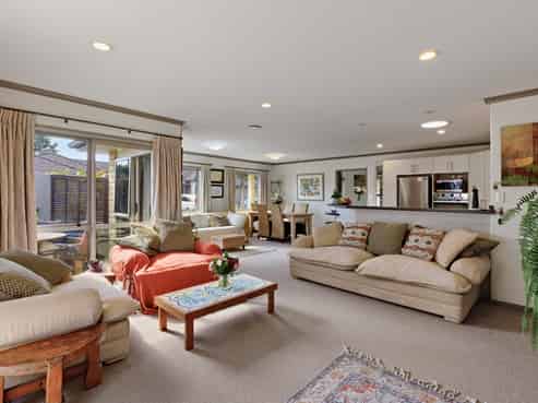 Live the Dream: The Perfect Blend of Lifestyle and Income