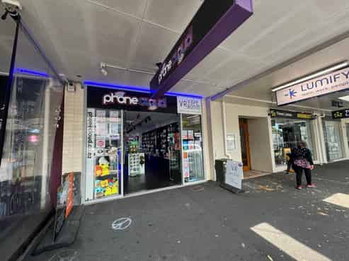 Popular Three Lamps Ponsonby retail gem