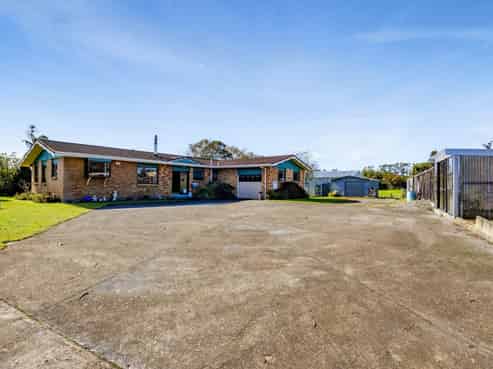 1225 Egmont Road, Egmont Village