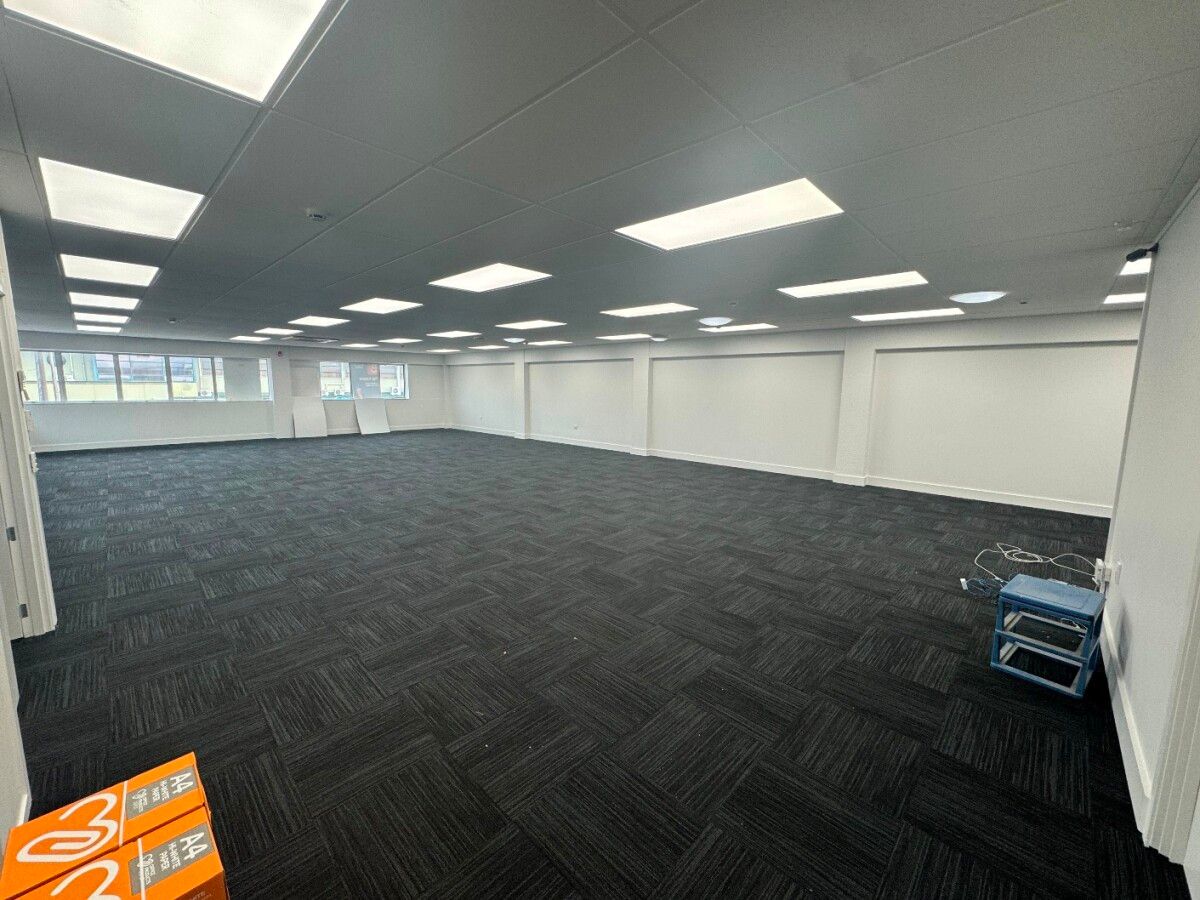 First Floor Office Space With Corner Profile - Ansicht 2
