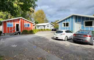 42 A,C,D,E Olivine Street, Poike