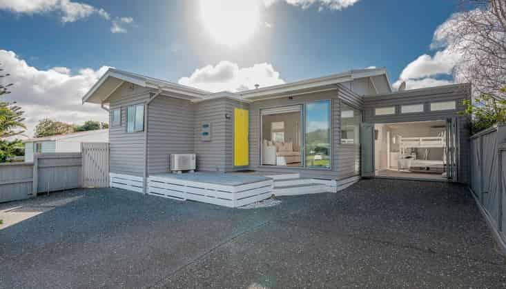 220A Ocean Road, Whangamata