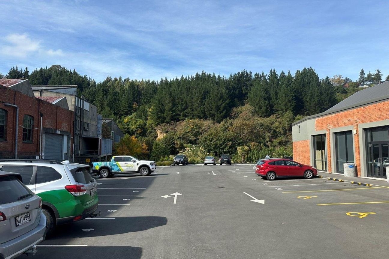 Tenancy Available in New Complex - Vista 6