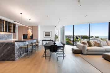 201/20 Devore Street, Saint Heliers
