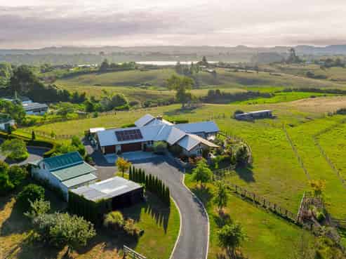 33 Lee Road, Burbush