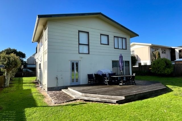 202 RANGI  AVENUE - WHANGAMATA - Ansicht 2