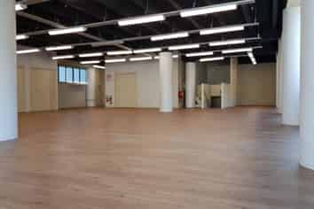 Profiled Showroom + Parking