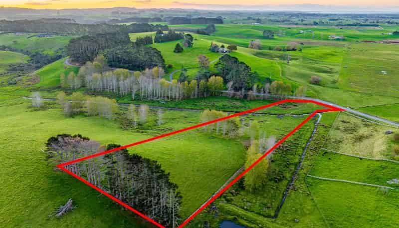 Lot 2/1781 State Highway 16 RD2, Waimauku