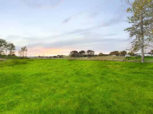 Lot 2/1781 State Highway 16 RD2, Waimauku