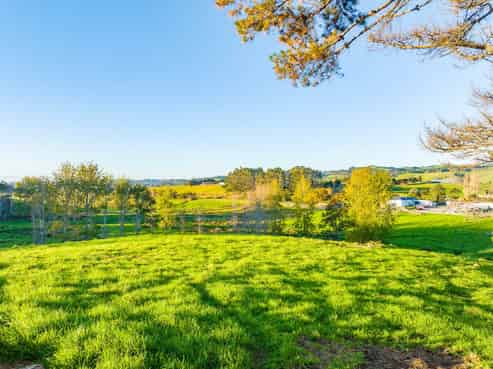 Lot 2/1781 State Highway 16 RD2, Waimauku