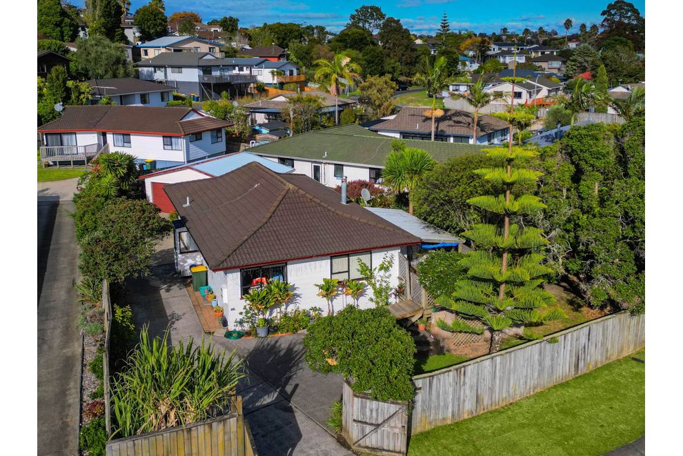 56 Meadowood Drive, Unsworth Heights, North Shore City For Sale