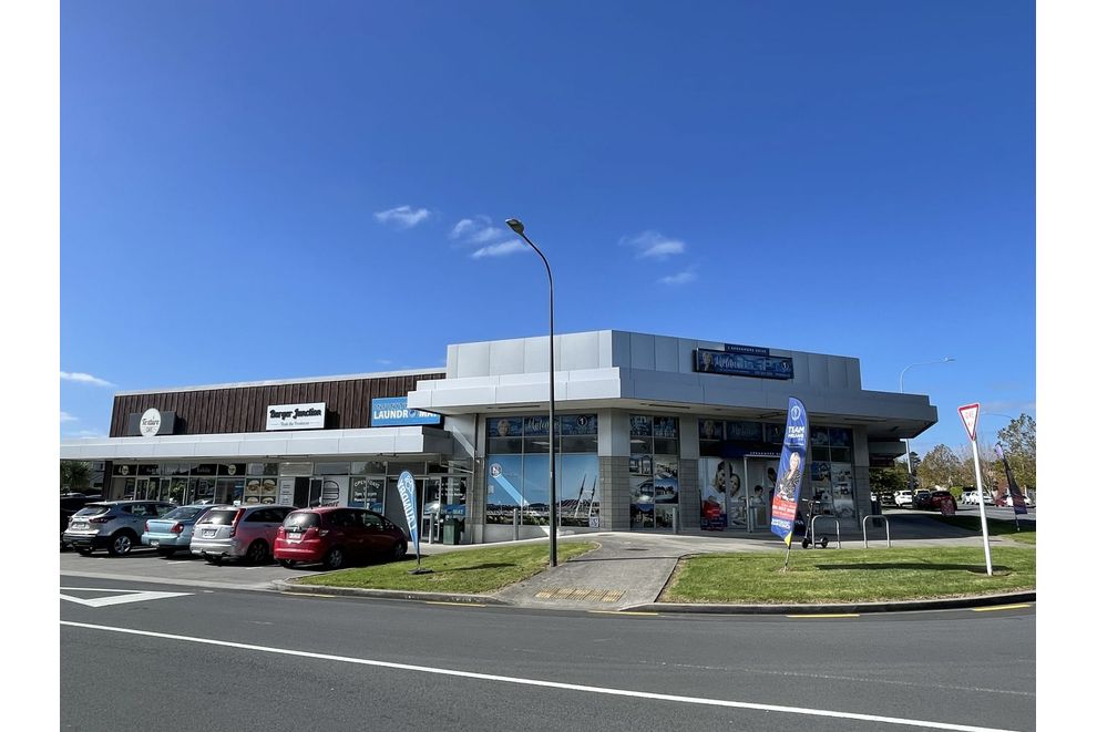 For lease 1 Arranmore Drive, Flat Bush realestate.co.nz