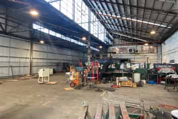 Warehouse and Secure Yard near Brewtown!