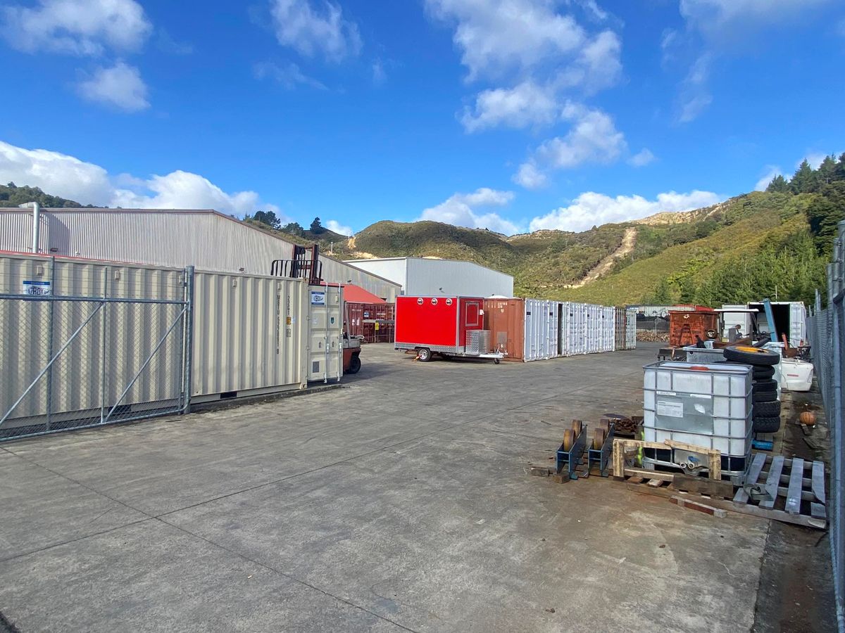 Warehouse and Secure Yard near Brewtown! – další
