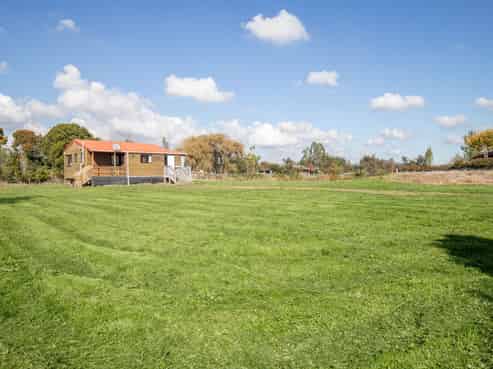 23A Front Miranda Road, Waitakaruru