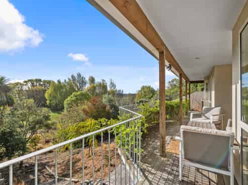 1654 Cust Road, Cust