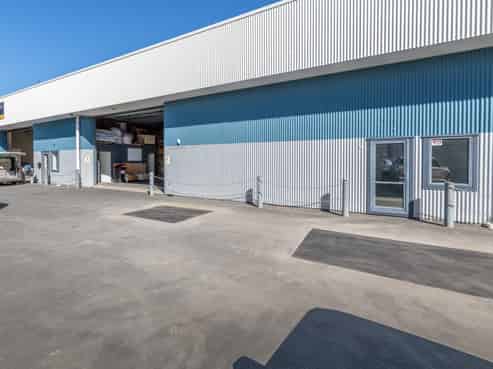 Industrial Unit - Close to CBD