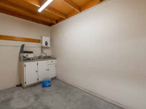 Industrial Unit - Close to CBD