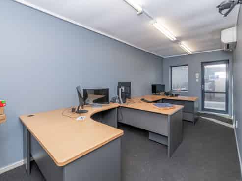 Industrial Unit - Close to CBD