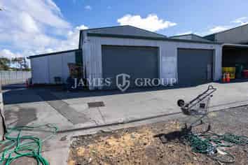 1,750sqm Prime NEW LYNN Warehouse + Large Yard