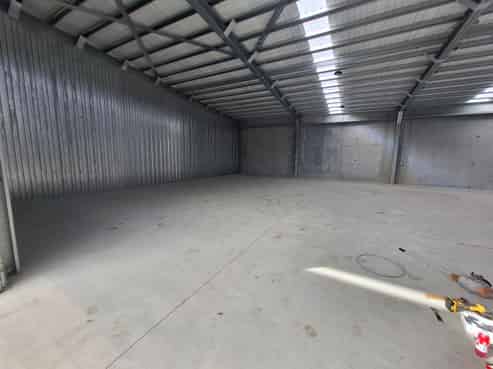 Near New Warehouse option in Bell Block.