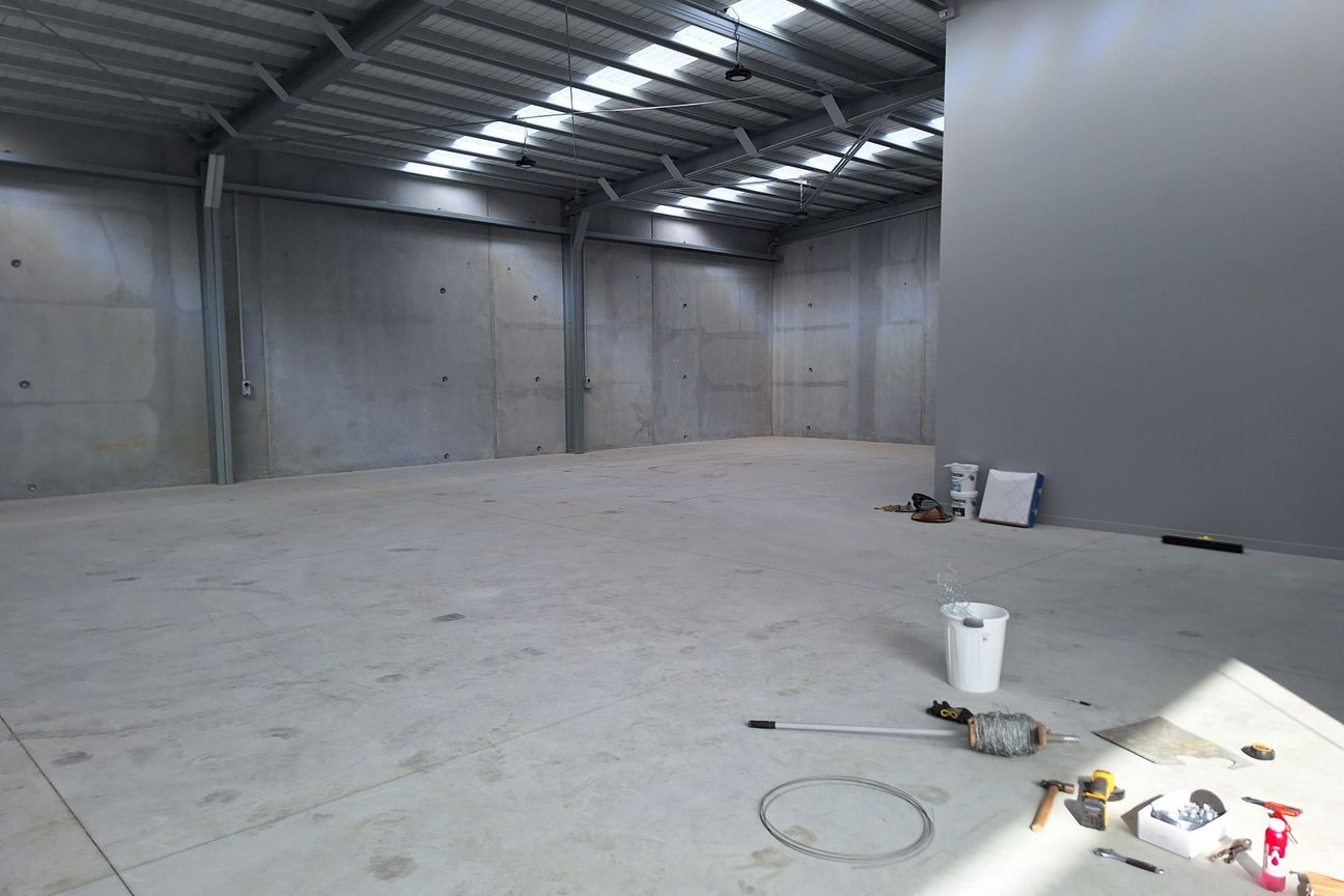 Near New Warehouse option in Bell Block. - Aanzicht 2