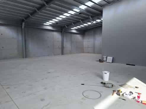Near New Warehouse option in Bell Block.