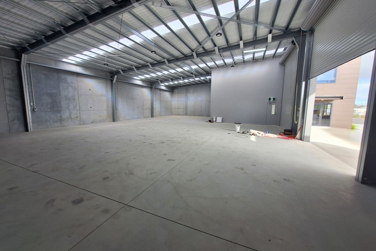 Near New Warehouse option in Bell Block. - Aanzicht 5