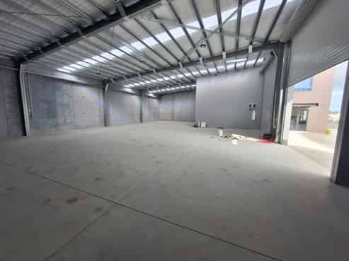 Near New Warehouse option in Bell Block.