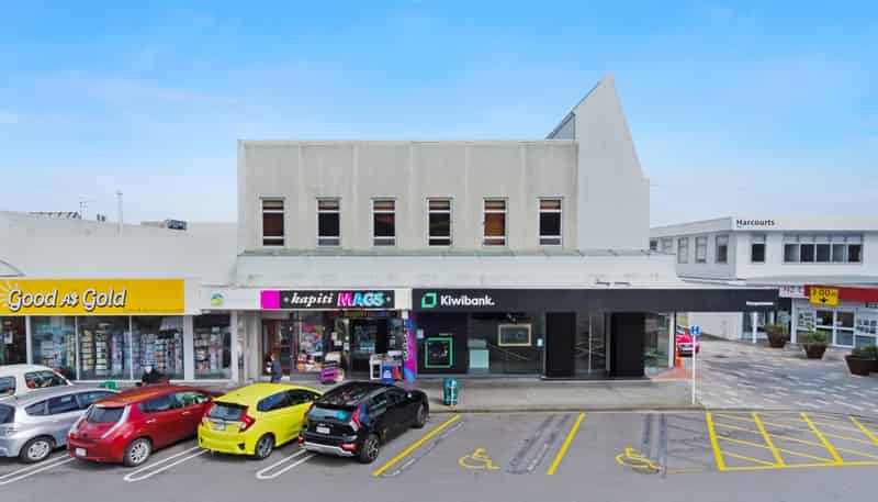 4 Coastland Parade, Paraparaumu