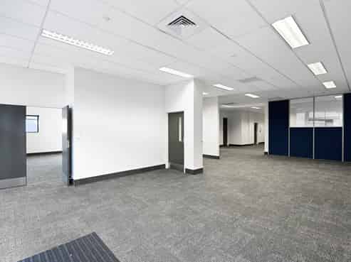 Te Rapa office with parking