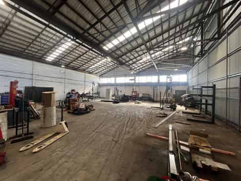 Warehouse with Yard in Upper Hutt