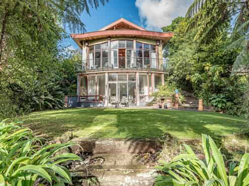 19 Riverbank Road, Okoia