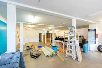 Well Positioned Showroom Opportunity