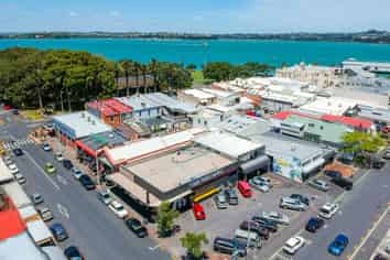 Well Positioned Showroom Opportunity