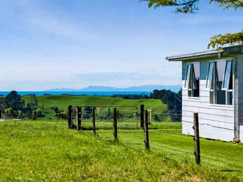 31 Clarke Road, Lepperton
