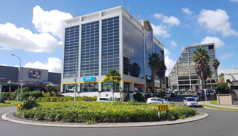 1/15  Osterley Way, Manukau