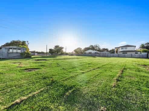142 Princes St. East & Frank Grey Pl., Otahuhu