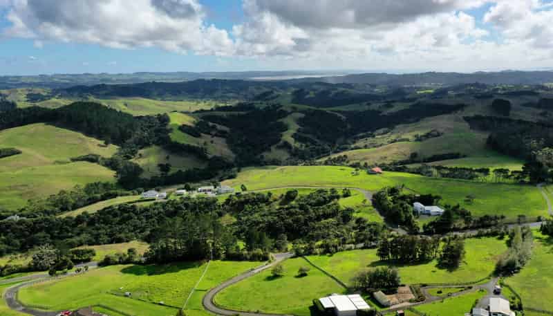 610-616E Peak Road, Helensville