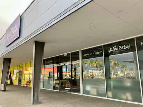 Shopping centre retail for lease