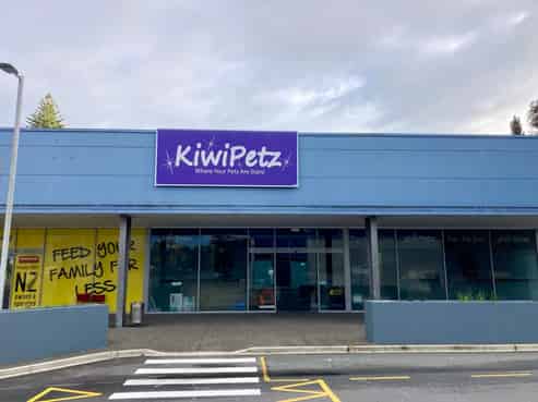 Shopping centre retail for lease