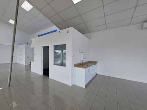 High exposure showroom