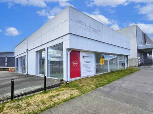 High exposure showroom