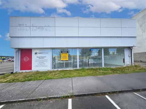 High exposure showroom