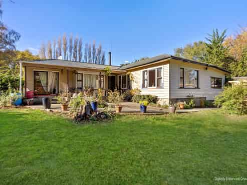 1318 Blythe Road, Domett