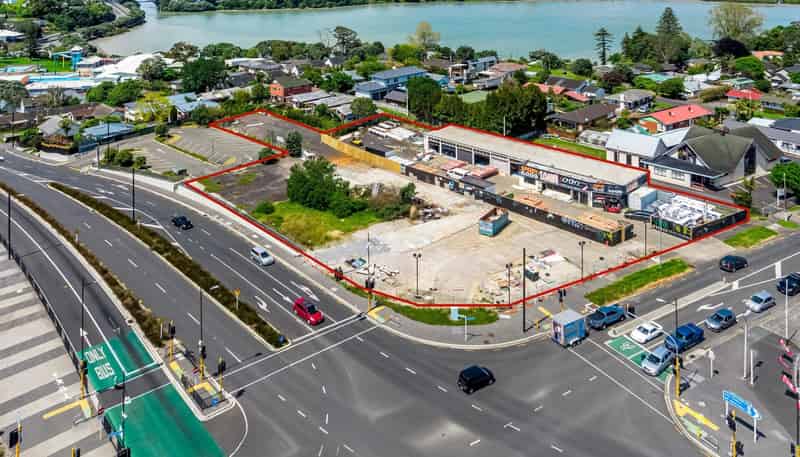 4 Ireland Road and 7-9 Lagoon Drive, Panmure